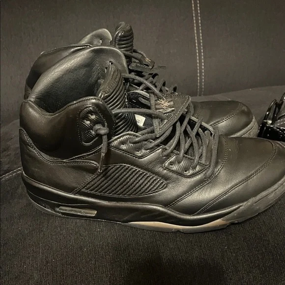 Jordan Black High-Top Sneakers - Picture 5 of 9